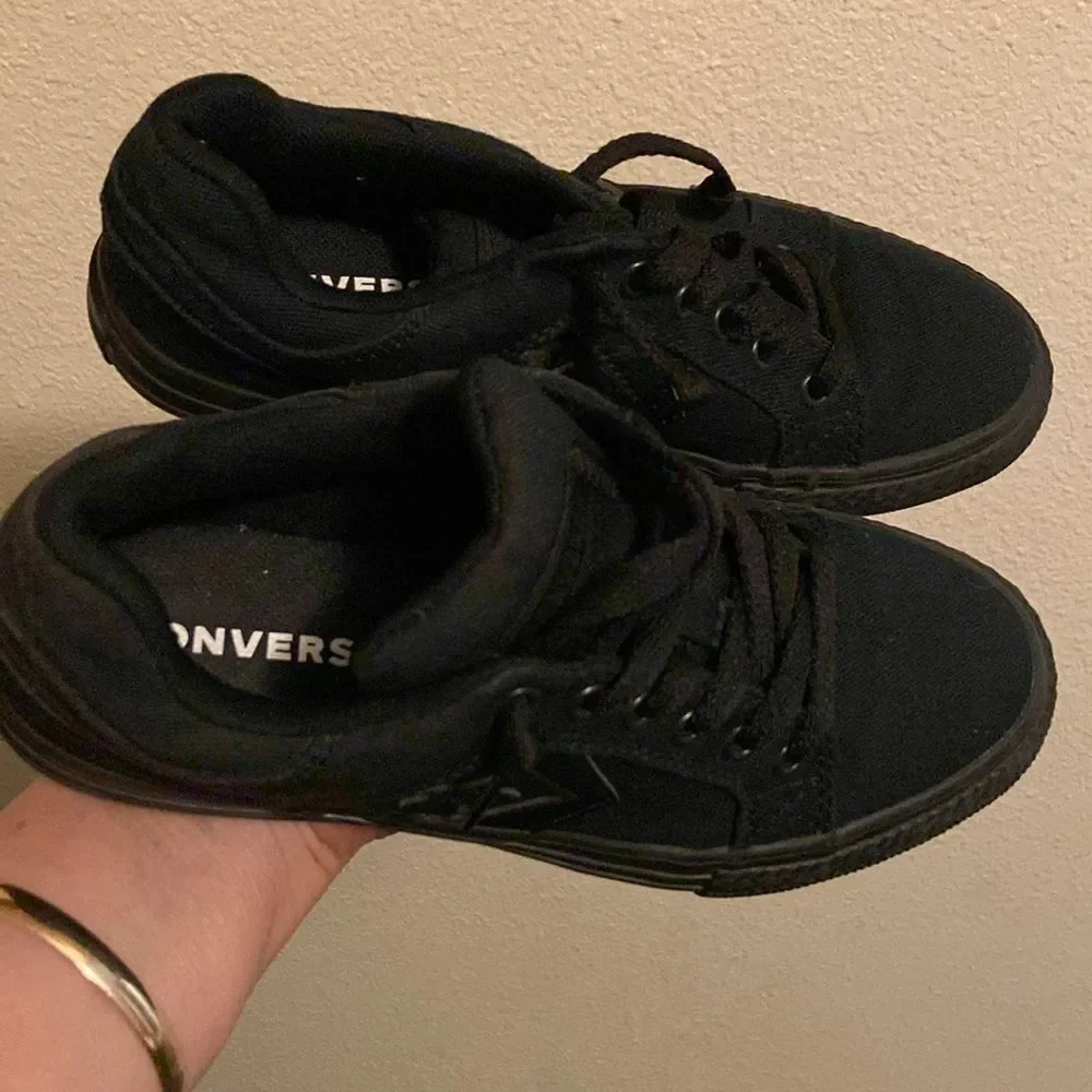 Converse All Star Kids Black Sneakers Unisex Size 2 US